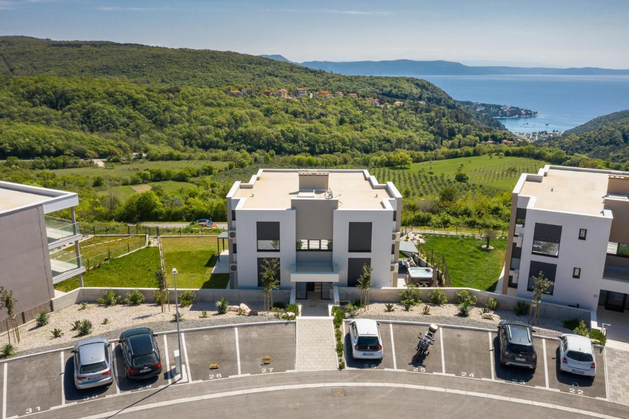 Royal Hilltop Residence Labin  Exteriör bild